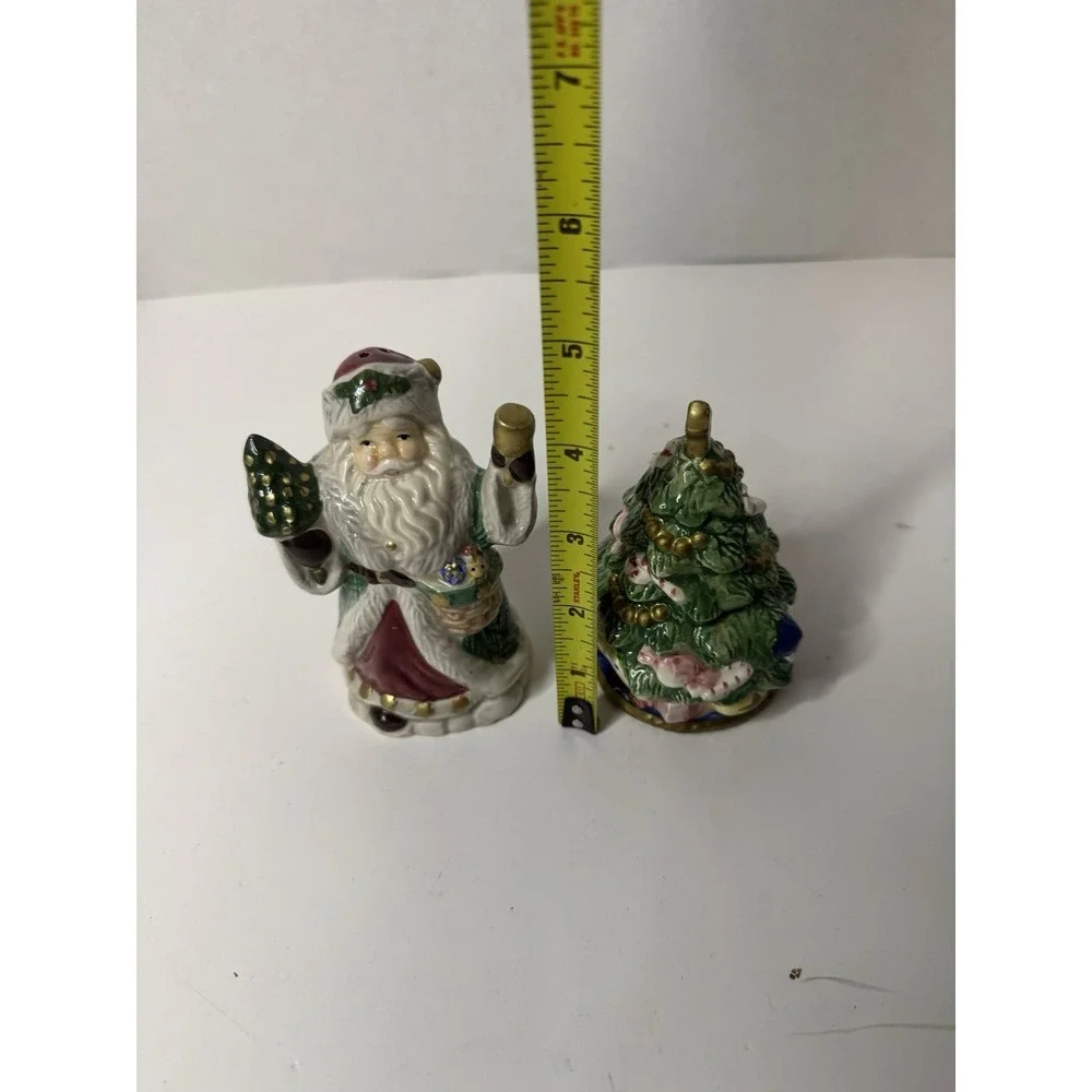 Vintage Omnibus  Santa‎ Clause And Christmas Tree Shakers 1992